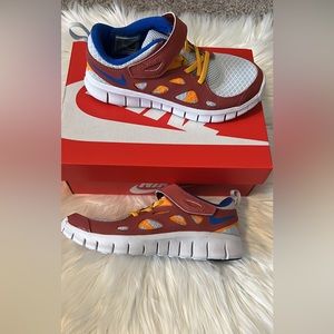 Nike Free Run 2 (PSV) available in size 3Y, 2 pairs available .